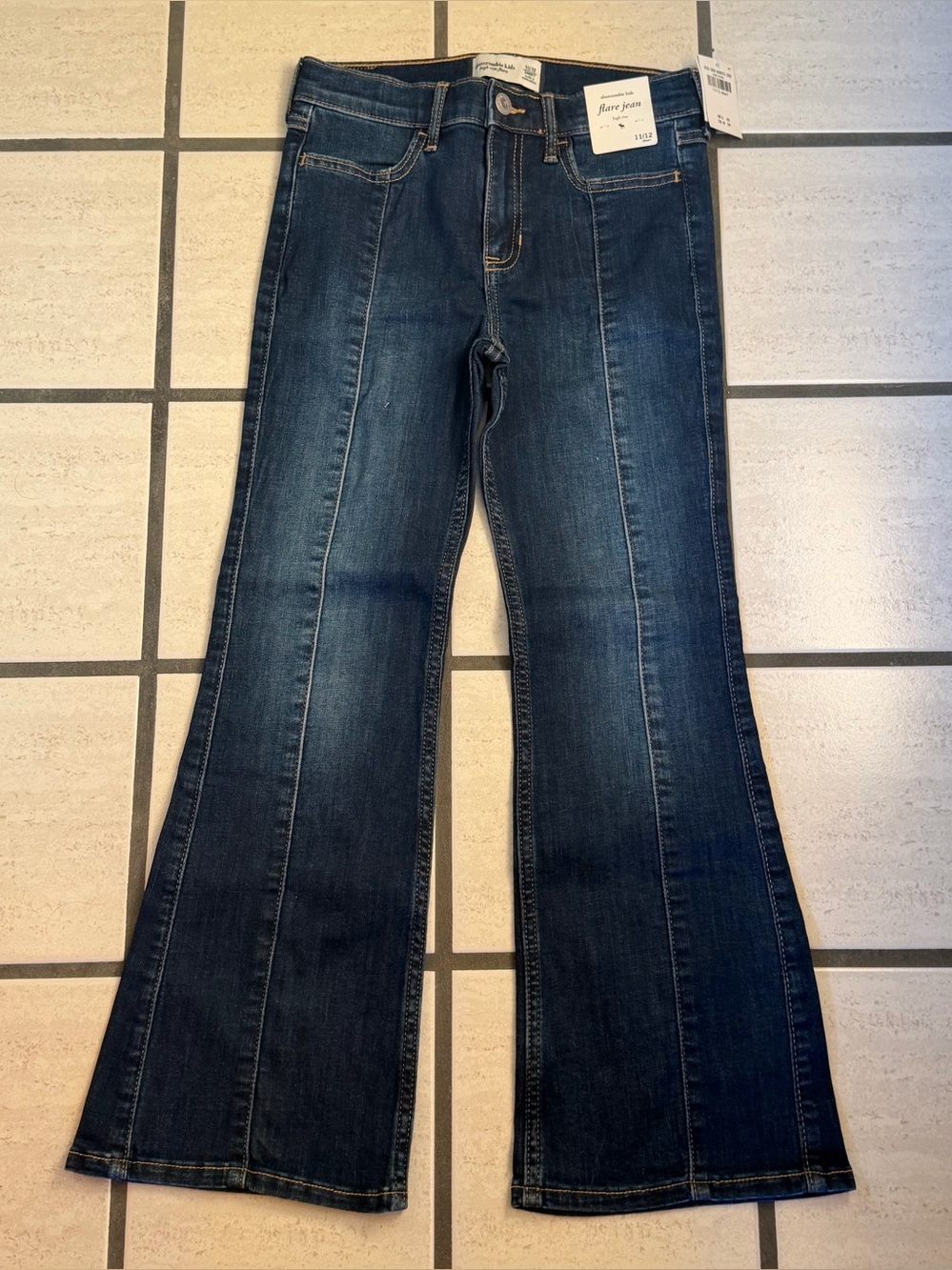 Abercrombie youth jeans New with tags. Size 11/12